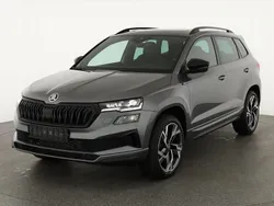 Graphite grau metallic Neu 2025 Skoda Karoq SportLine SUV | 42.445 € (Fairer Preis)