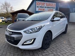Weiß Gebraucht 2013 Hyundai i30 Classic Kombi | 2.400 €