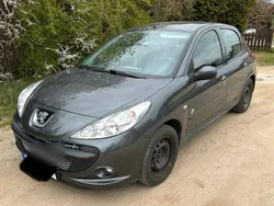 Grau Gebraucht 2012 Peugeot 206+ Kleinwagen | 3.999 €