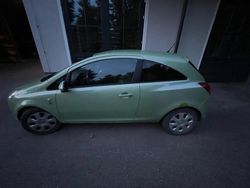 Grün Gebraucht 2010 Opel Corsa Kleinwagen | 1.555 € (Superpreis)