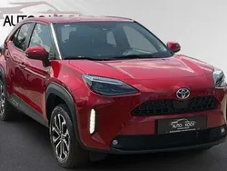 Rot Gebraucht 2022 Toyota Yaris Cross Team SUV | 23.590 € (Guter Preis)