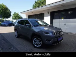 Grau Gebraucht 2020 Jeep Compass Limited SUV | 18.899 € (Fairer Preis)