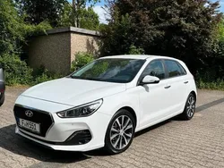 Weiß Gebraucht 2019 Hyundai i30 Limousine | 8.100 € (Guter Preis)