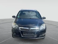 Schwarz Gebraucht 2009 Opel Astra Innovation Limousine | 1.999 € (Guter Preis)
