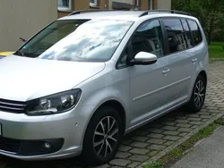 Silber Gebraucht 2015 VW Touran Van / Kleinbus | 8.900 € (Etwas zu teuer)