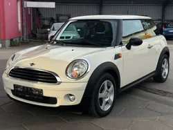 Weiß Gebraucht 2009 Mini ONE Kleinwagen | 2.500 € (Fairer Preis)