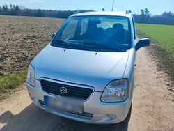 Silber Gebraucht 2003 Suzuki Wagon R+ Van / Kleinbus | 1.049 € (Fairer Preis)