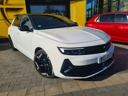 Weiß Gebraucht 2024 Opel Astra GSe Limousine | 31.950 € (Fairer Preis)