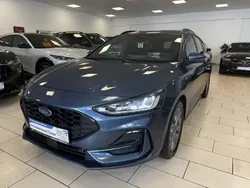 Blau Gebraucht 2022 Ford Focus ST-Line Kombi | 20.870 € (Fairer Preis)