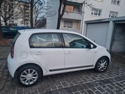 Weiß Gebraucht 2015 VW up! move up! Kleinwagen | 4.000 € (Guter Preis)