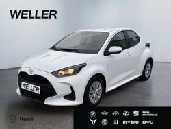 Weiss Gebraucht 2023 Toyota Yaris Comfort Kleinwagen | 14.480 € (Guter Preis)