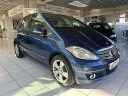 Blau Gebraucht 2011 Mercedes A180 Avantgarde Kleinwagen | 7.490 € (Teuer)