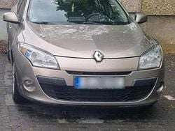 Braun Gebraucht 2011 Renault Mégane III Kleinwagen | 2.750 € (Guter Preis)