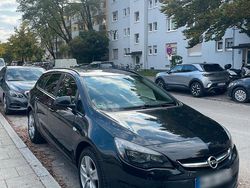 Schwarz Gebraucht 2015 Opel Astra Kombi | 5.600 € (Etwas zu teuer)