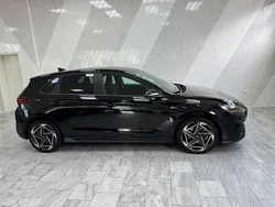 Schwarz Gebraucht 2024 Hyundai i30 N Line Limousine | 25.650 € (Fairer Preis)