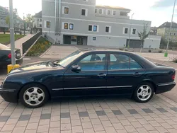 Schwarz Gebraucht 2000 Mercedes E270 Limousine | 2.700 €