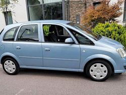 Blau Gebraucht 2005 Opel Meriva Van / Kleinbus | 3.700 € (Etwas zu teuer)