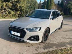 Grau Gebraucht 2024 Audi RS4 Sport Kombi | 91.200 €