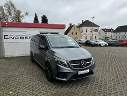 Grau Gebraucht 2021 Mercedes V220 AMG Van / Kleinbus | 51.490 € (Etwas zu teuer)
