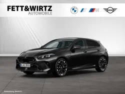 Saphirschwarz metallic Gebraucht 2024 BMW M135 Performance Kleinwagen | 46.900 € (Teuer)