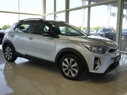 Silber Gebraucht 2023 Kia Stonic SUV | 16.909 € (Fairer Preis)