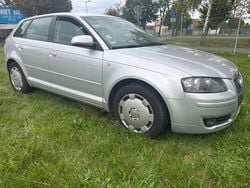 Silber Gebraucht 2005 Audi A3 Sportback Ambiente Limousine | 900 € (Superpreis)