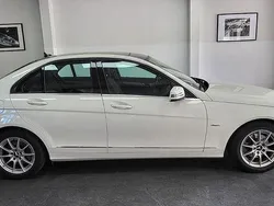 Weiß Gebraucht 2009 Mercedes C200 Avantgarde Limousine | 7.990 € (Fairer Preis)