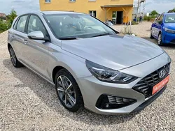 Silber Gebraucht 2023 Hyundai i30 Limousine | 15.200 € (Fairer Preis)