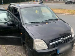Schwarz Gebraucht 2005 Opel Agila Van / Kleinbus | 920 €