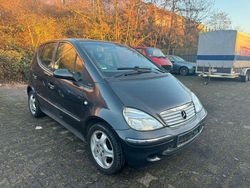 Grau Gebraucht 2002 Mercedes A140 Kleinwagen | 1.980 € (Etwas zu teuer)