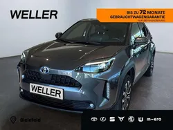 Grau Gebraucht 2023 Toyota Yaris Cross Team SUV | 26.490 € (Fairer Preis)