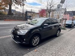 Grau Gebraucht 2016 Toyota RAV4 SUV | 18.650 € (Fairer Preis)