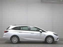 Schneeweiss/summitwhite/arctic Gebraucht 2020 Opel Astra Business Kombi | 8.480 € (Guter Preis)
