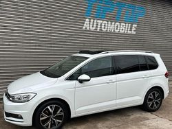 Pure white Gebraucht 2021 VW Touran Highline Van / Kleinbus | 26.500 € (Fairer Preis)