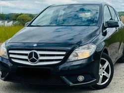 Schwarz Gebraucht 2013 Mercedes B180 Van / Kleinbus | 4.999 €