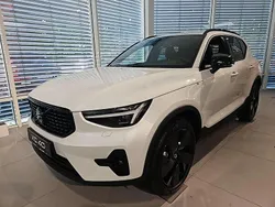 Crystal white / metallic Gebraucht 2025 Volvo XC40 Plus SUV | 43.998 € (Etwas zu teuer)