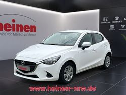Weiß Gebraucht 2016 Mazda 2 Center-Line Limousine | 9.999 € (Fairer Preis)