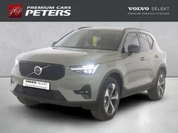 Gruen Gebraucht 2025 Volvo XC40 Plus SUV | 39.999 € (Fairer Preis)