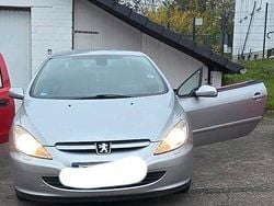 Grau Gebraucht 2003 Peugeot 307 CC Cabrio | 749 € (Fairer Preis)
