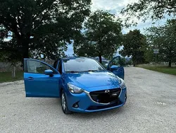 Blau Gebraucht 2015 Mazda 2 Kleinwagen | 7.100 €