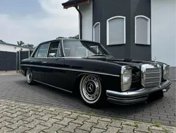 Schwarz Gebraucht 1970 Mercedes W114 Limousine | 29.500 €