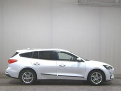 Weiss Gebraucht 2019 Ford Focus Cool & Connect Kombi | 8.280 € (Superpreis)