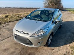 Silber Gebraucht 2011 Ford Fiesta Kleinwagen | 3.000 €