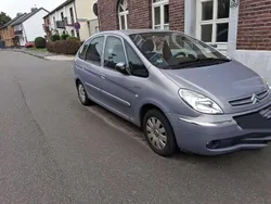 Grau Gebraucht 2004 Citroën Xsara Picasso Van / Kleinbus | 2.000 € (Fairer Preis)