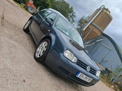 Grau Gebraucht 2003 VW Golf IV Limousine | 1.999 €