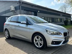 Silber Gebraucht 2015 BMW 218 Active Tourer Sport Line Van / Kleinbus | 11.400 € (Fairer Preis)