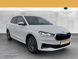 Weiß Gebraucht 2023 Skoda Fabia Tour Limousine | 17.980 € (Guter Preis)