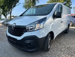 Weiß Gebraucht 2017 Renault Trafic Komfort Van | 9.900 €