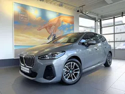 Skyscraper grau metallic Gebraucht 2024 BMW 218 Active Tourer M Sport Van / Kleinbus | 31.820 € (Fairer Preis)