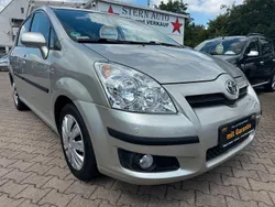 Silber Gebraucht 2009 Toyota Corolla Verso Team Van / Kleinbus | 7.499 € (Fairer Preis)
